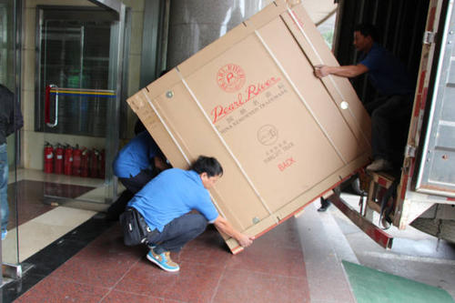 彝良钢琴贵重工艺品无忧运